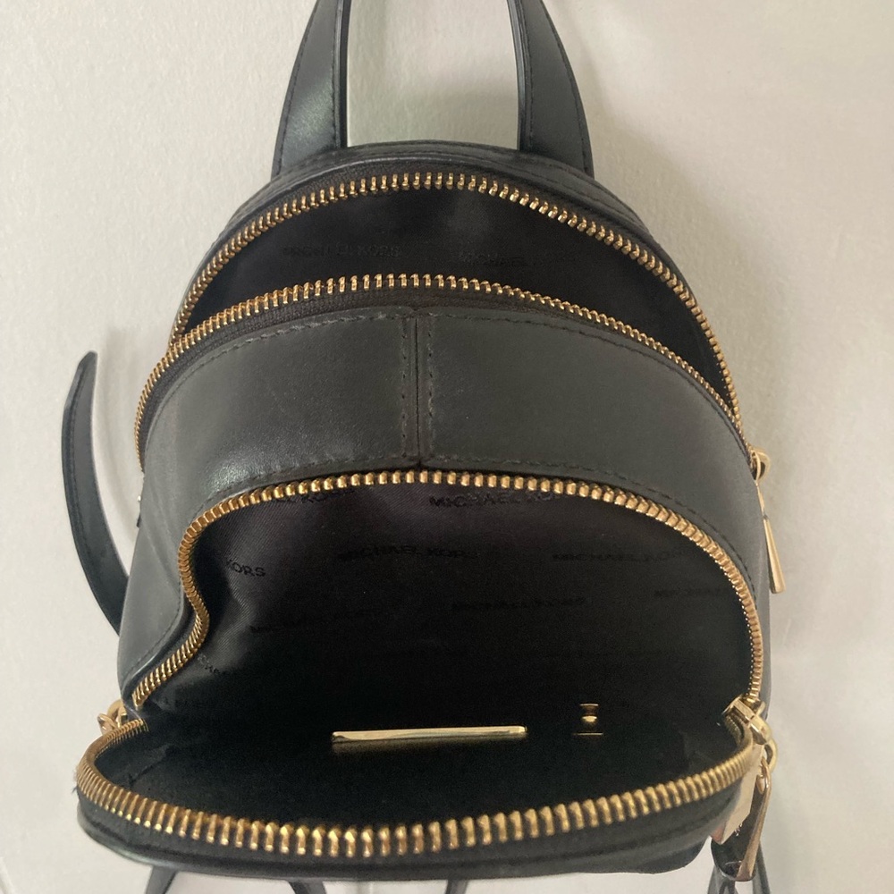 Michael Kors mini Rhea backpack - Picture 8 of 10